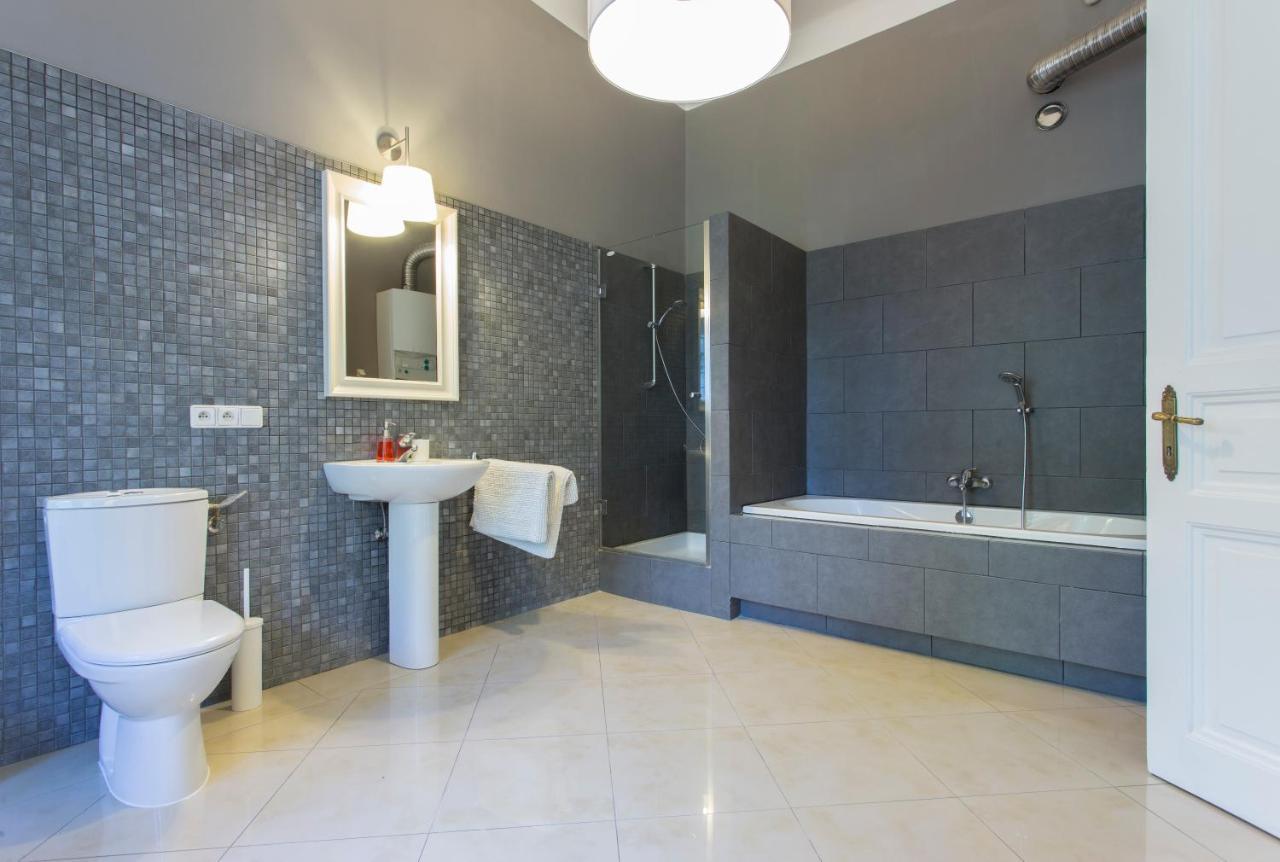 Tyzenhauz Grand Apartaments Krakow Luaran gambar